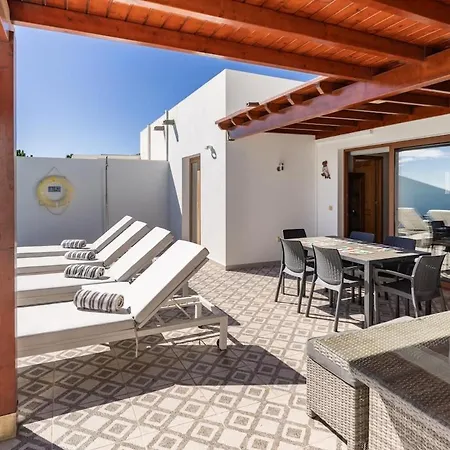 Villa 3 Bedroom With Pool And Jacuzzi Playa Blanca (Lanzarote)