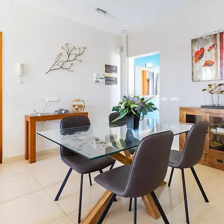 3 Bedroom With Pool And Jacuzzi Villa Playa Blanca (Lanzarote)