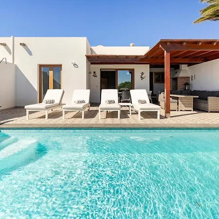 فيلة 3 Bedroom With Pool And Jacuzzi