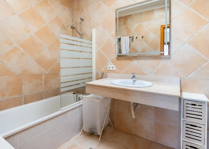 3 Bedroom With Pool And Jacuzzi فيلة *