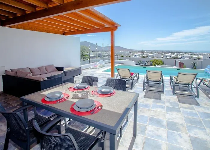 3 Bedroom With Pool And Jacuzzi فيلة