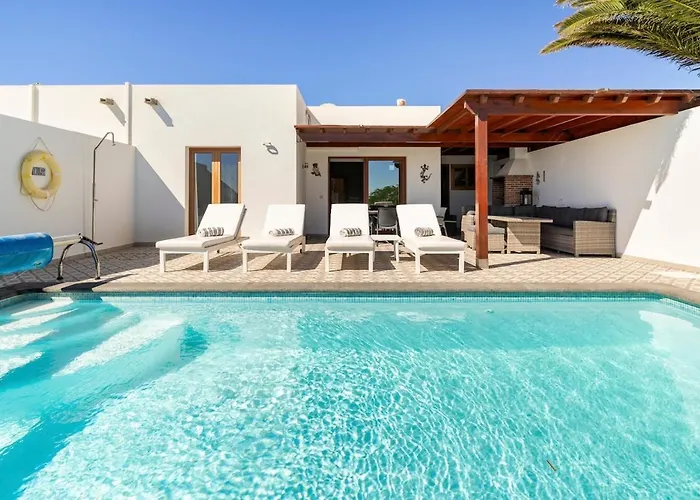 فيلة 3 Bedroom With Pool And Jacuzzi