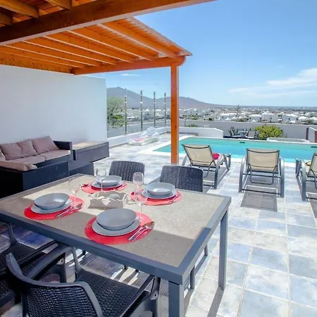 3 Bedroom With Pool And Jacuzzi Villa
