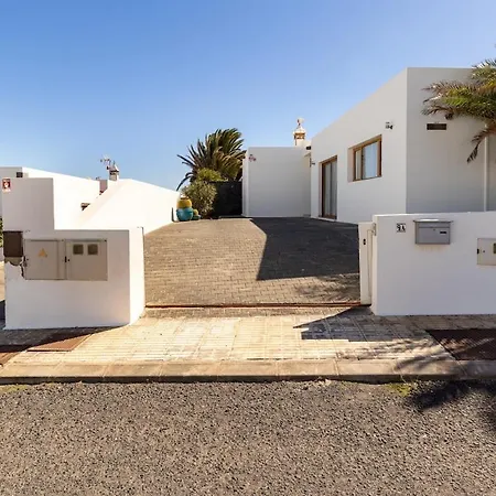 Villa 3 Bedroom With Pool And Jacuzzi Playa Blanca